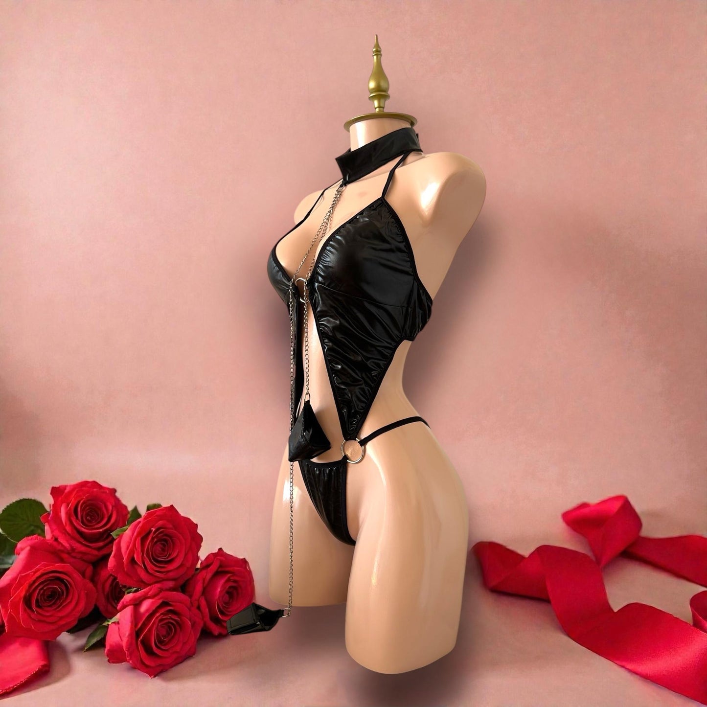 Body de Látex Negro con Muñequeras Integradas y Cadenas - Talla S-M