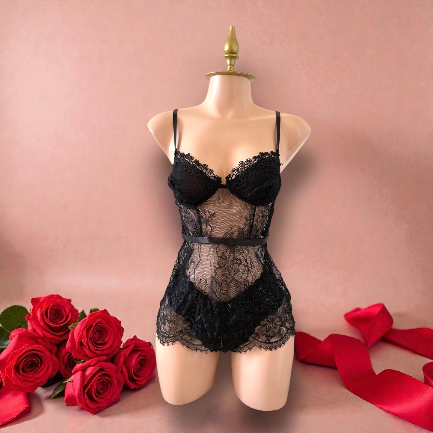 Conjunto de Lencería de Encaje Negro con Transparencias - Talla M