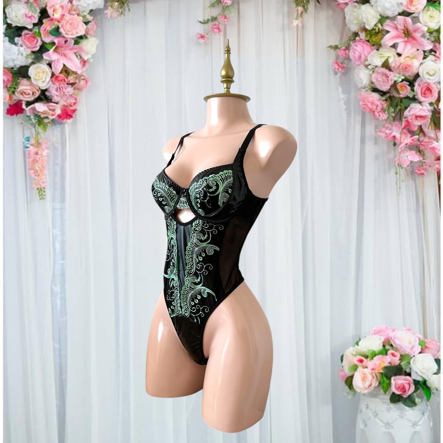 Body de Lencería Pin-Up Negro con Bordado de Seda Verde - Talla M