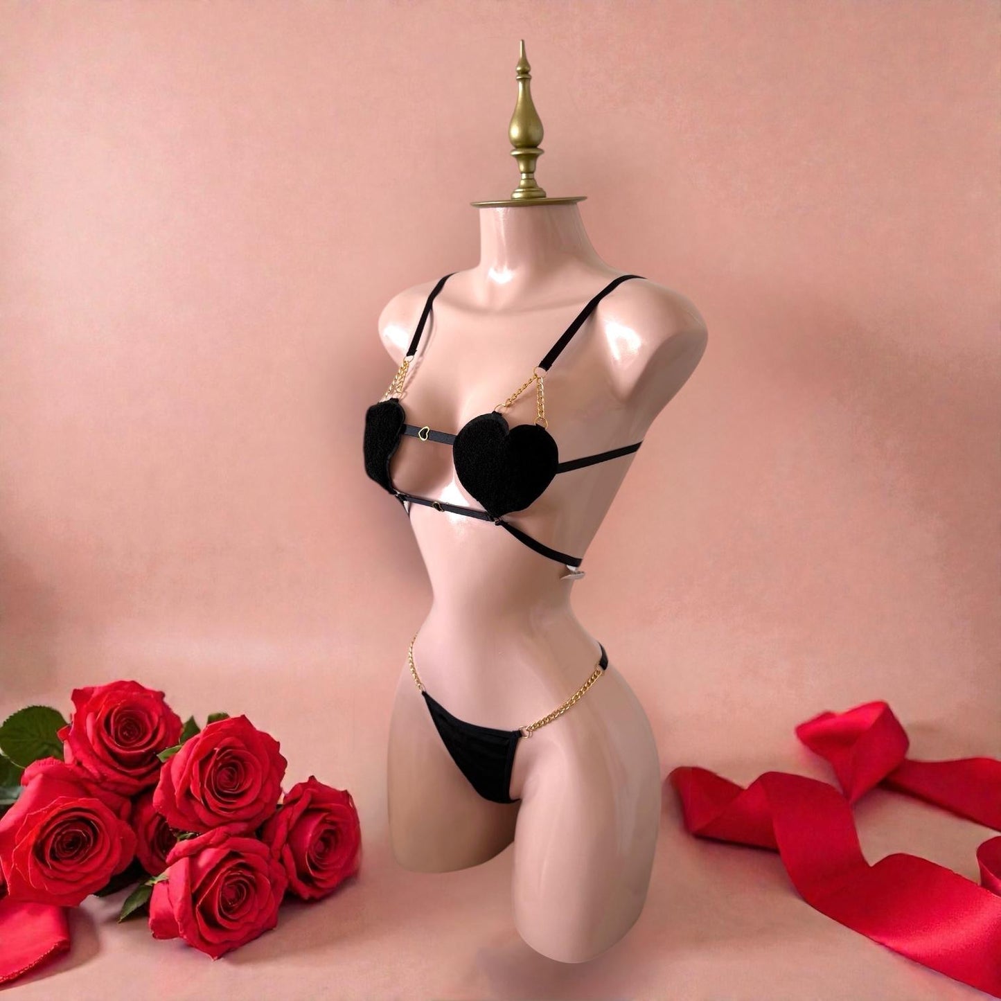 Conjunto de Lencería Negro con Corazones de Peluche - Talla M