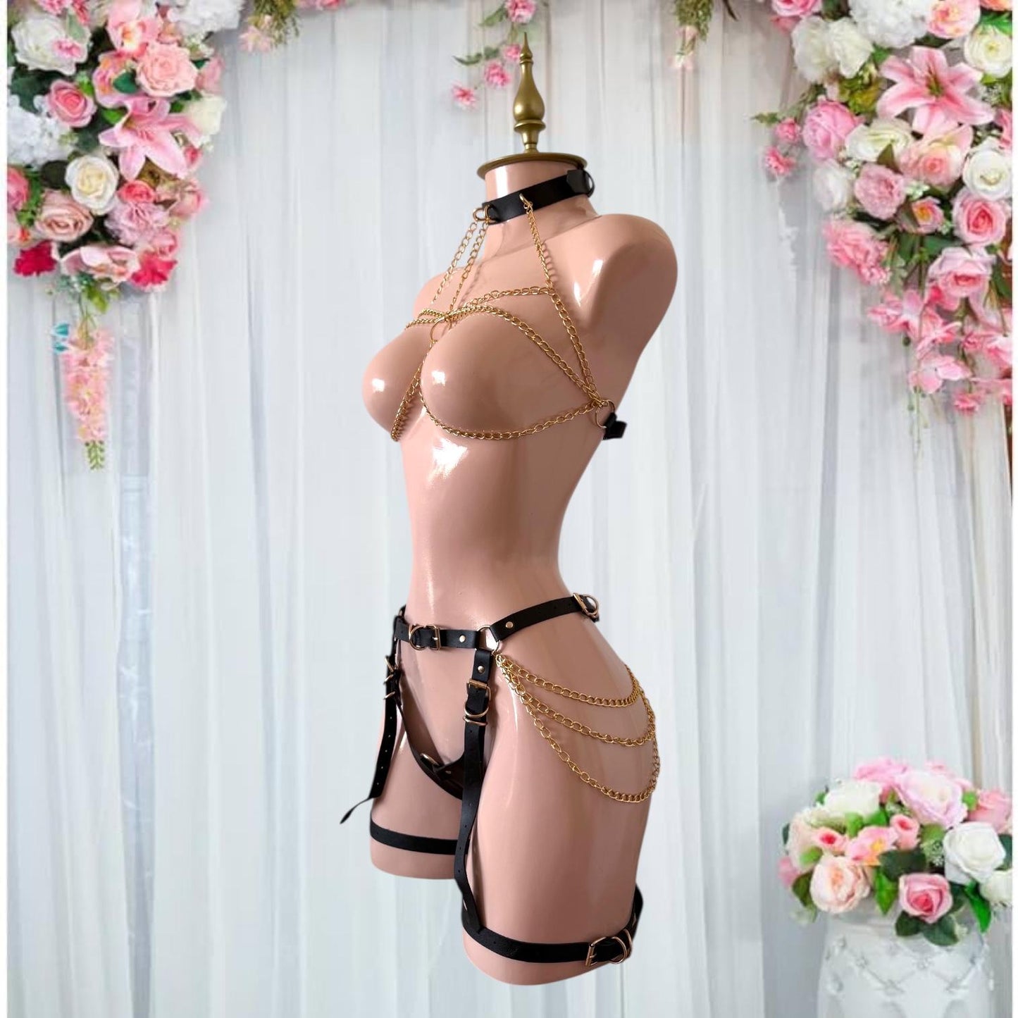 Set de Arnés de Cuero Sintético Negro  con Cadenas Doradas - Talla S - L