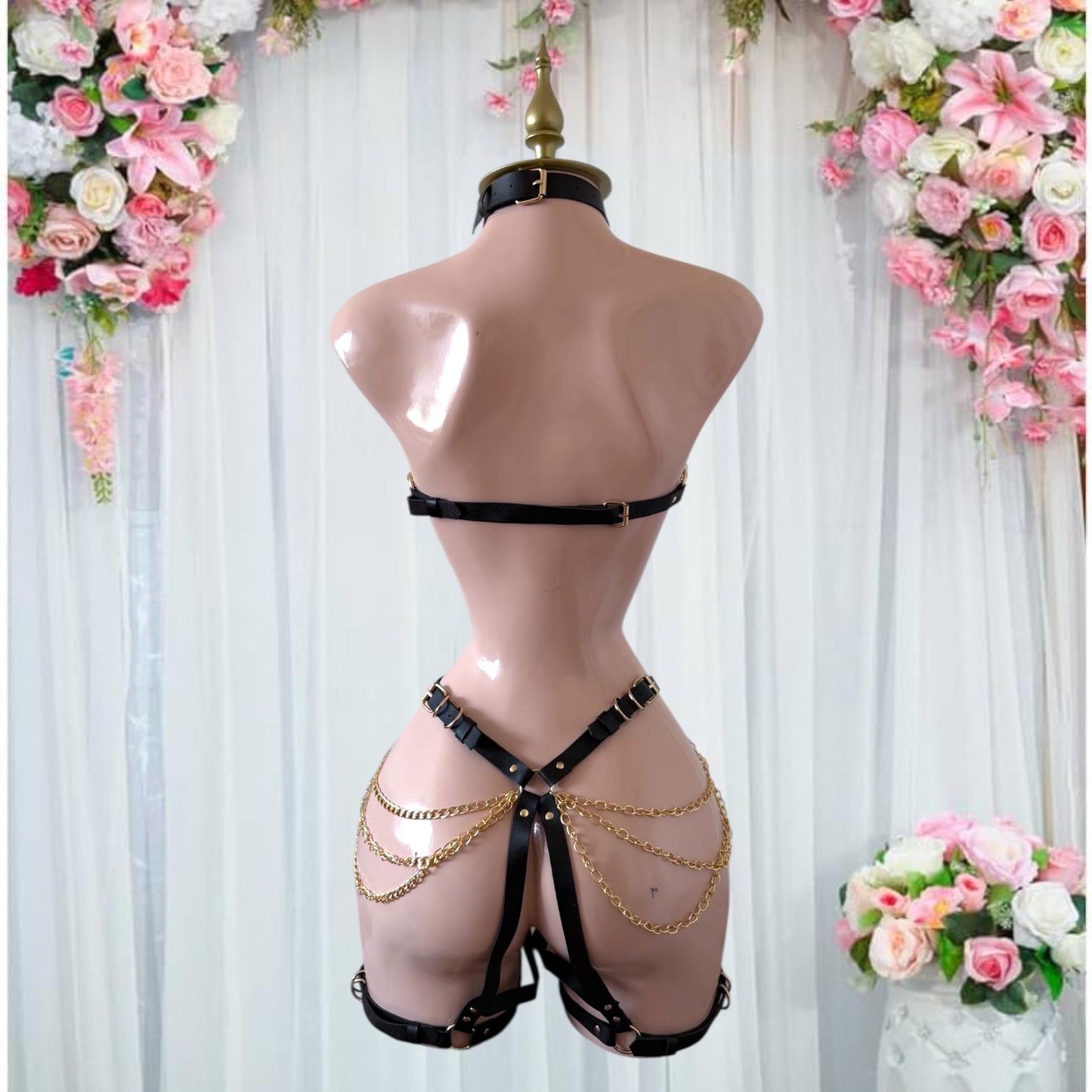 Set de Arnés de Cuero Sintético Negro  con Cadenas Doradas - Talla S - L