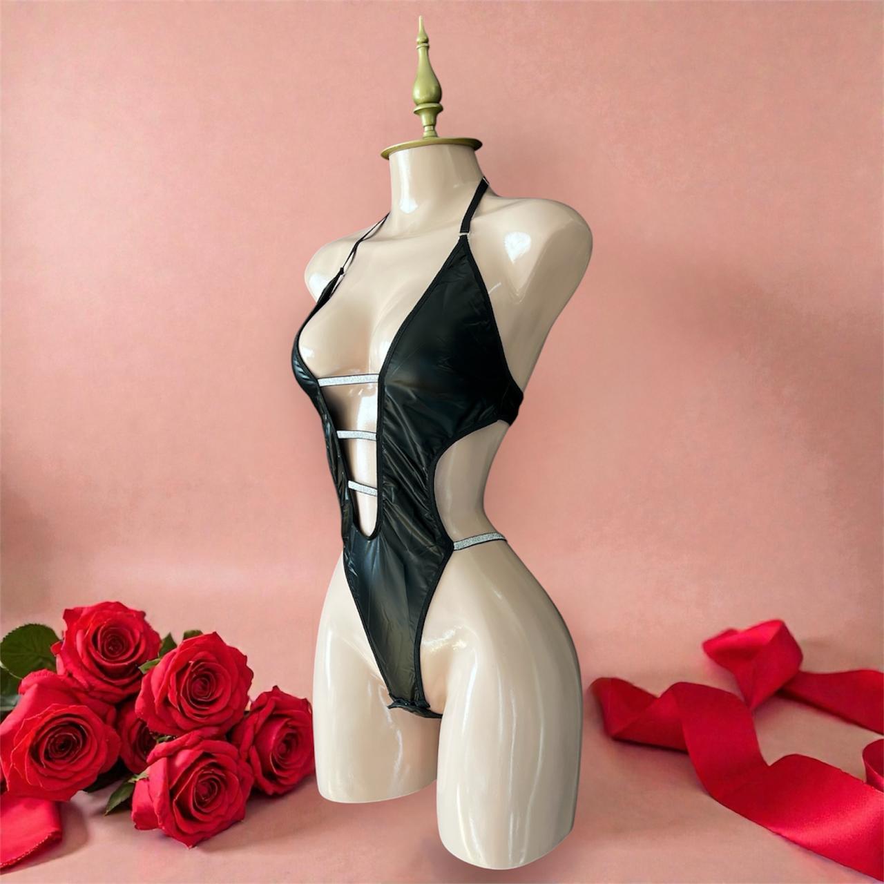 Body de Cuero Sintético Negro con Cut-Outs y Tiras Plateadas - Talla Única