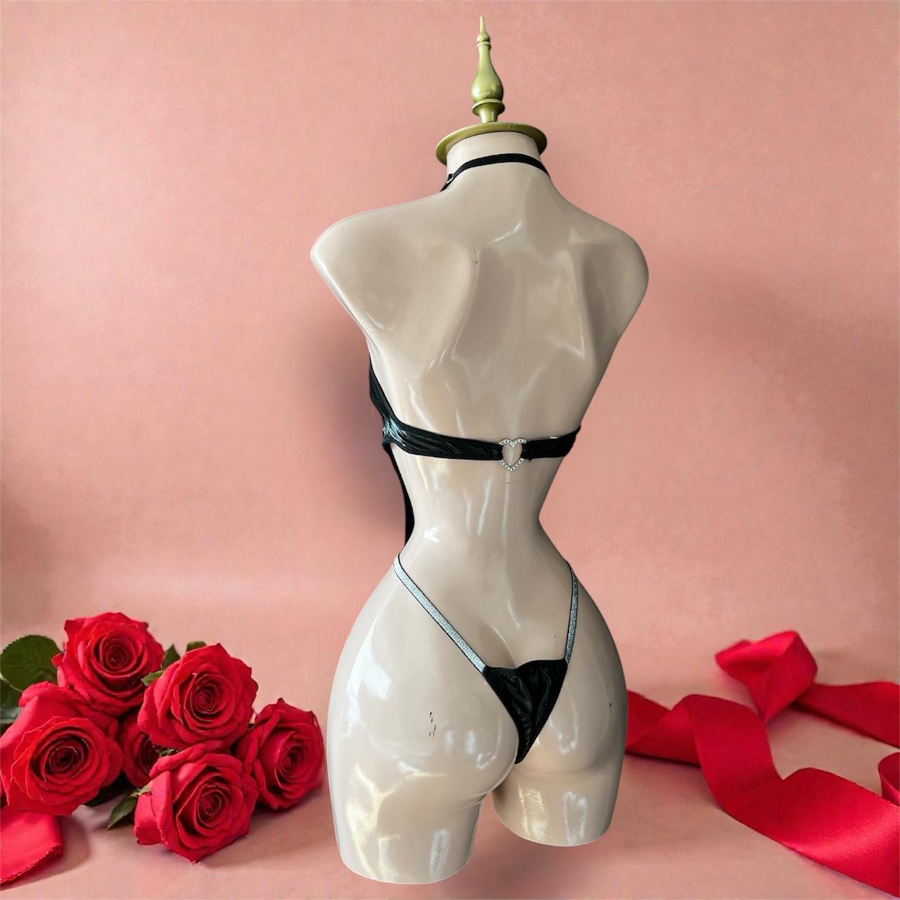 Body de Cuero Sintético Negro con Cut-Outs y Tiras Plateadas - Talla Única